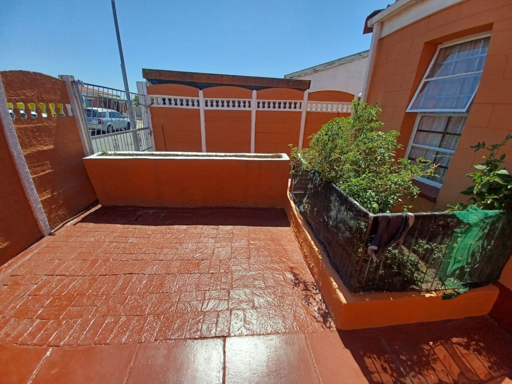 House for sale in Rocklands, Mitchells Plain - 1MN1719606