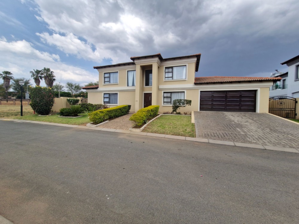 House to rent in Blue Valley Golf Estate - CNL1717463 House to rent in Blue Valley Golf Estate - CNL1717463