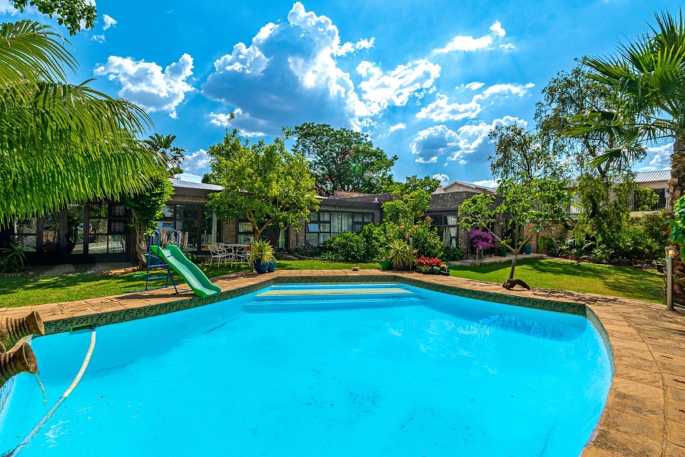 House for sale in Bordeaux  - GRE1717803 House for sale in Bordeaux  - GRE1717803