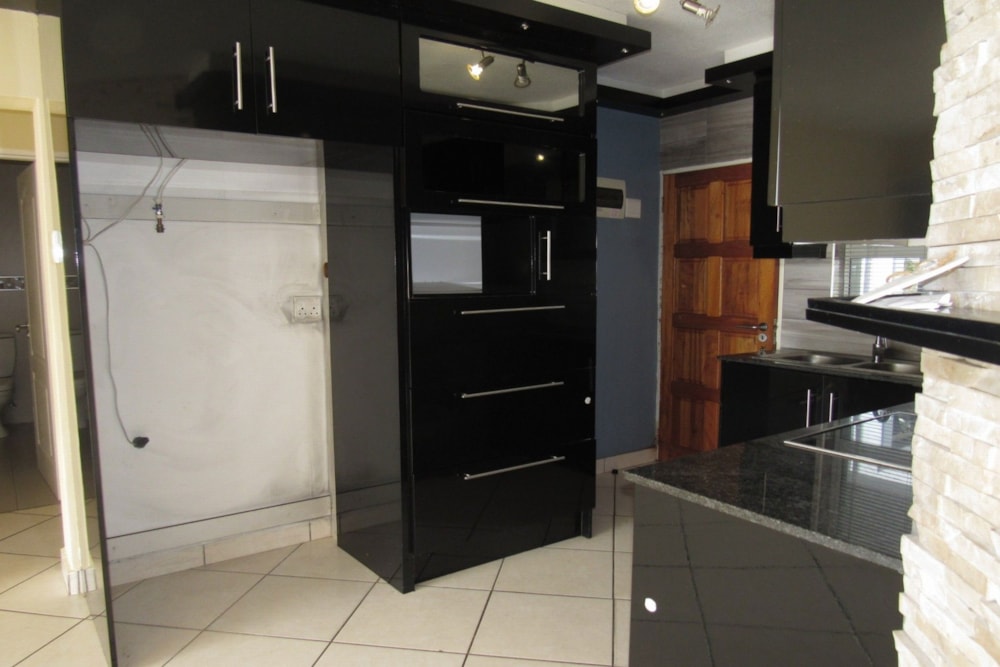 Apartment for sale in Athlone Park - 1WB1718396