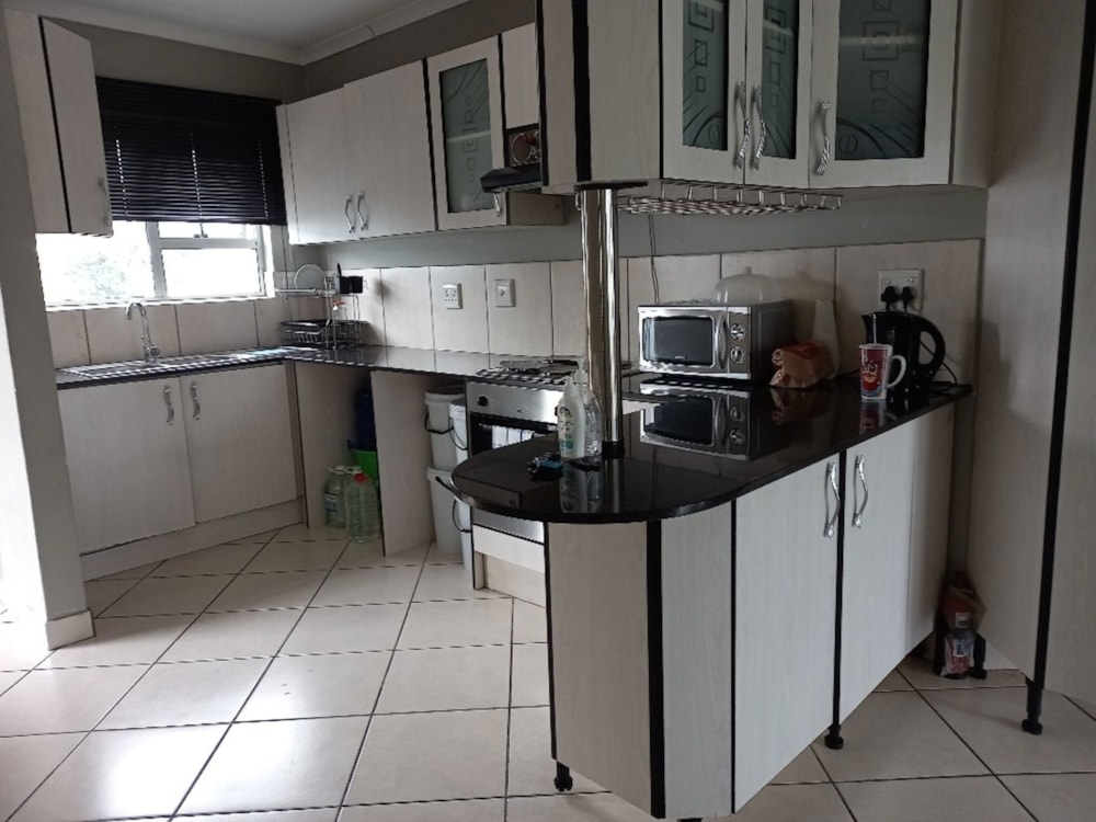 Apartment for sale in Athlone Park - 1WB1716951 Apartment for sale in Athlone Park - 1WB1716951