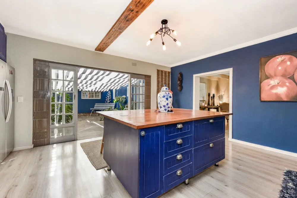 House sold in Paulshof - FW1715973