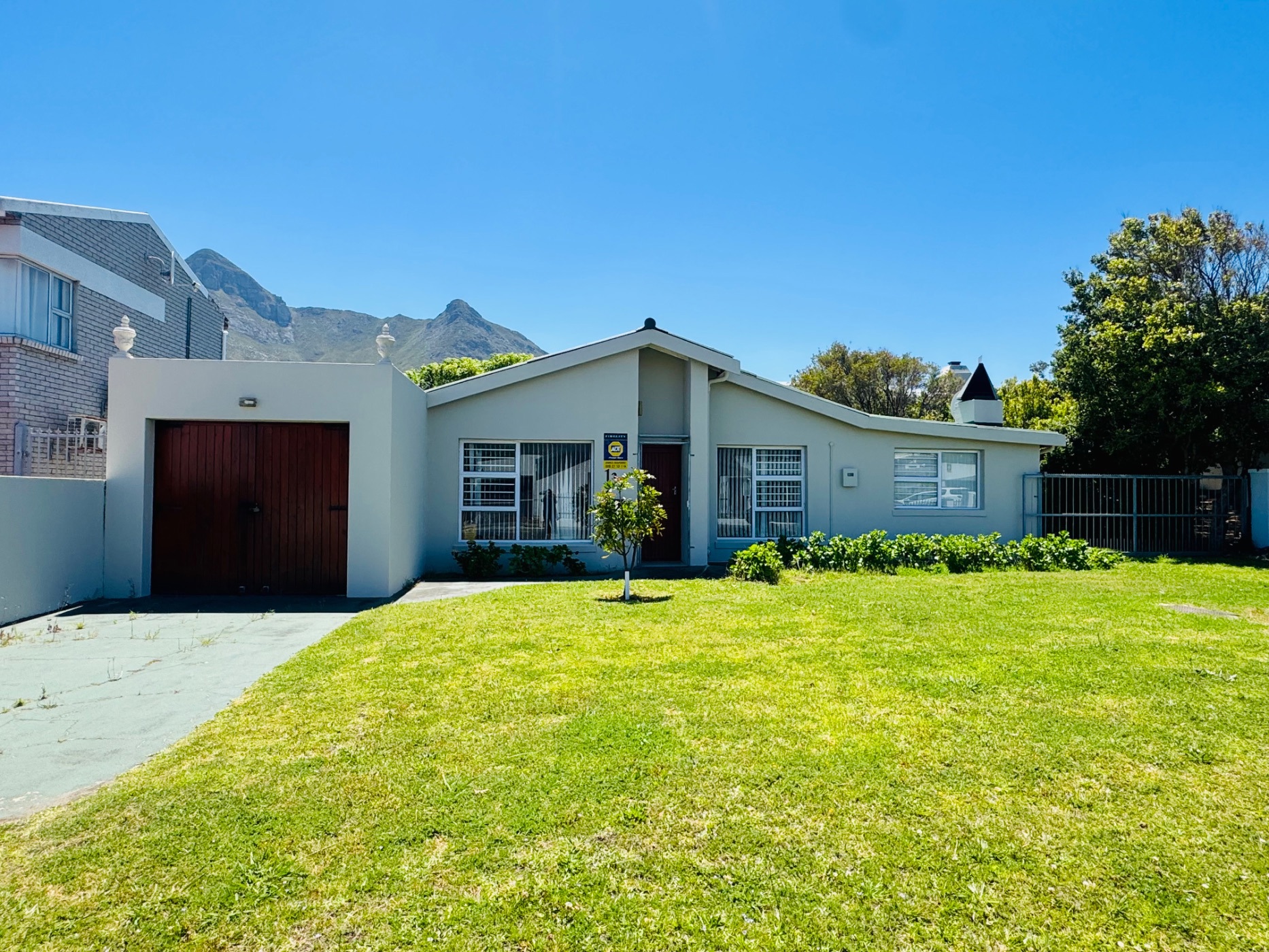 House for sale in Kleinmond - KN1720192