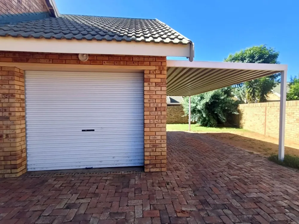 Townhouse let in Spitskop - 1BX1718499 Townhouse let in Spitskop - 1BX1718499