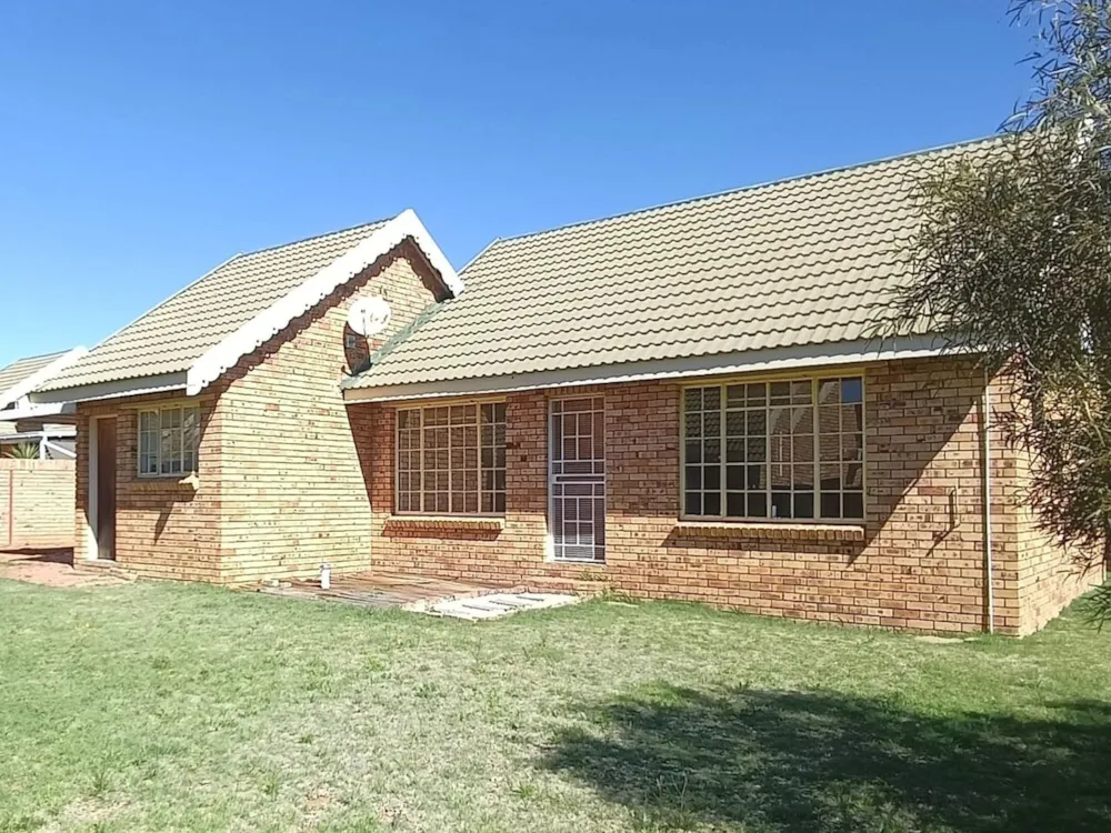 Townhouse let in Spitskop - 1BX1718499 Townhouse let in Spitskop - 1BX1718499