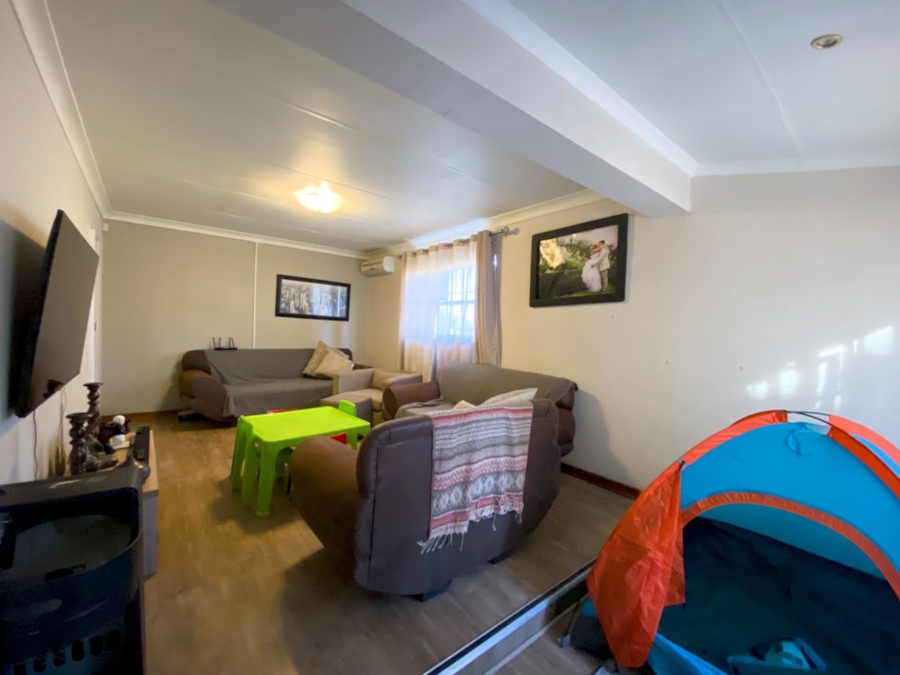 House for sale in Uitsig, Bloemfontein - 1BX1718941 House for sale in Uitsig, Bloemfontein - 1BX1718941