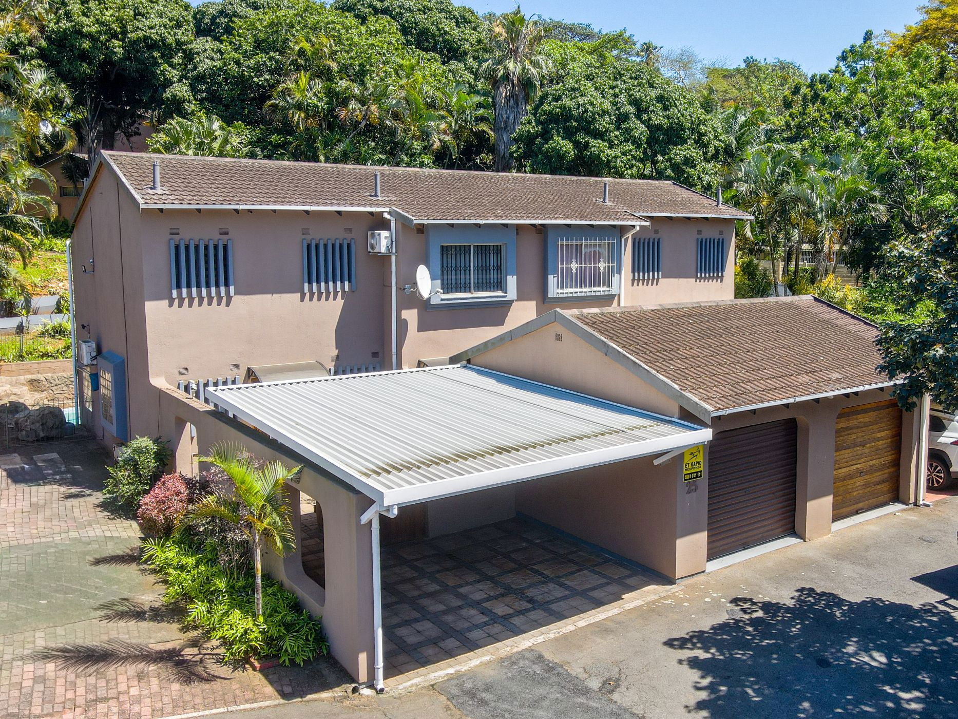Townhouse for sale in Amanzimtoti - 1WB1719109