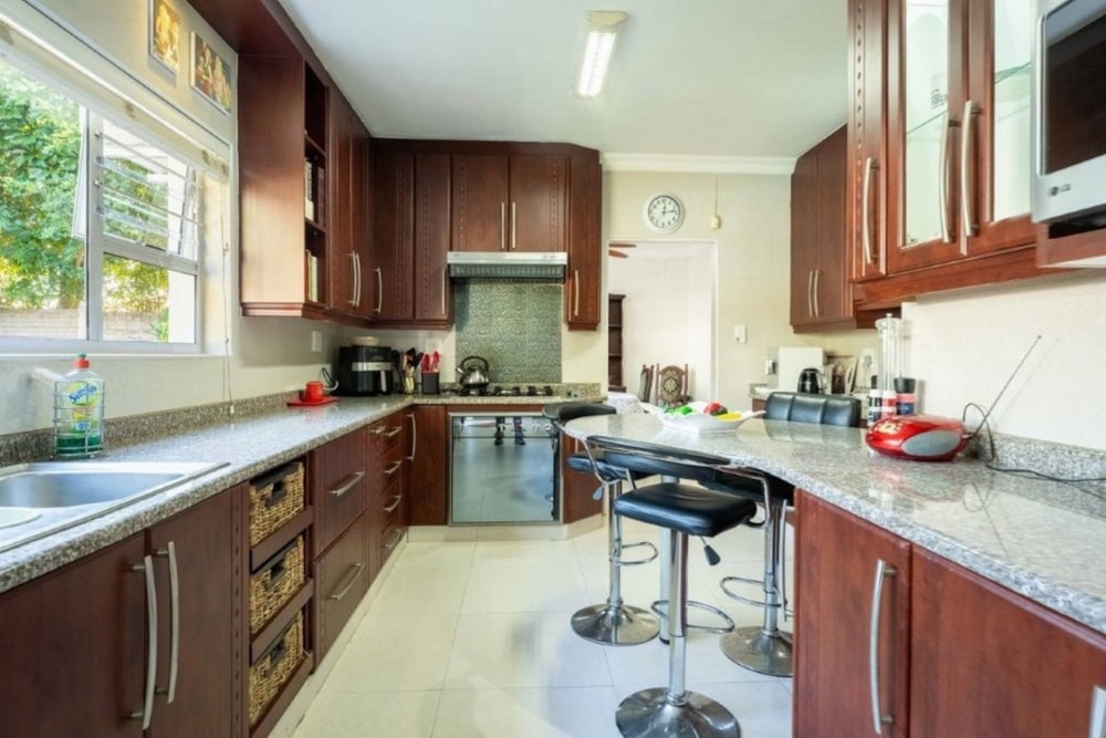 House for sale in Amanzimtoti - 1WB1717766 House for sale in Amanzimtoti - 1WB1717766