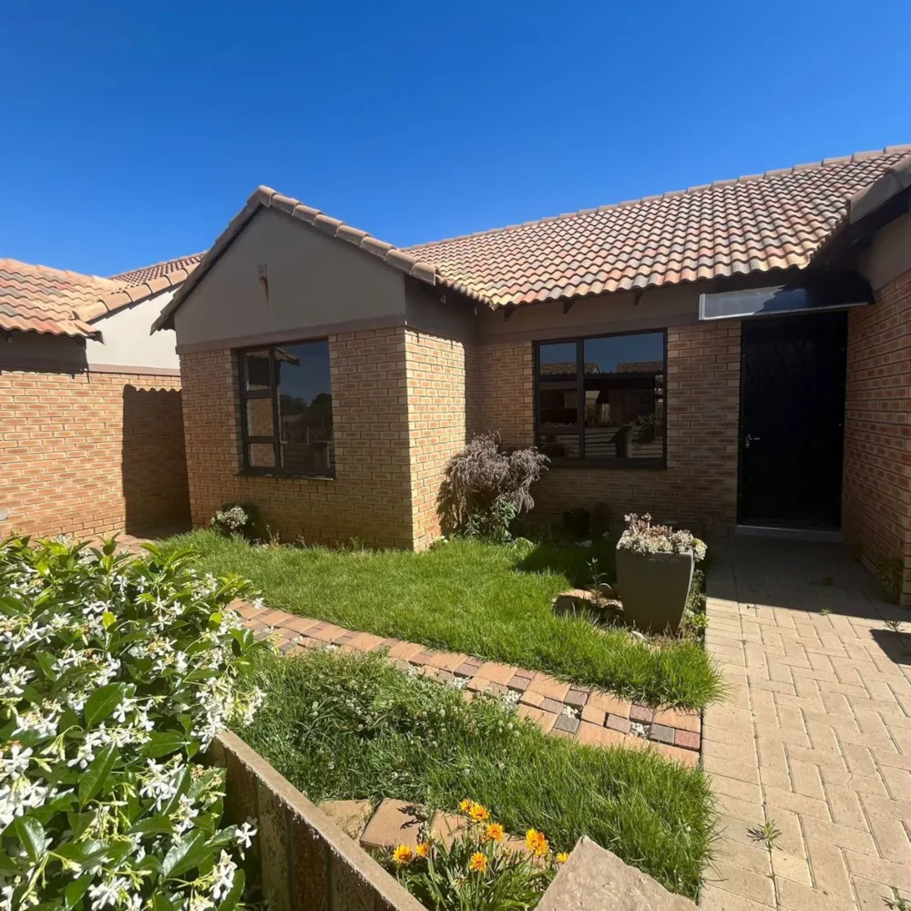 Townhouse for sale in Noordhoek, Bloemfontein - 1BX1719171 Townhouse for sale in Noordhoek, Bloemfontein - 1BX1719171