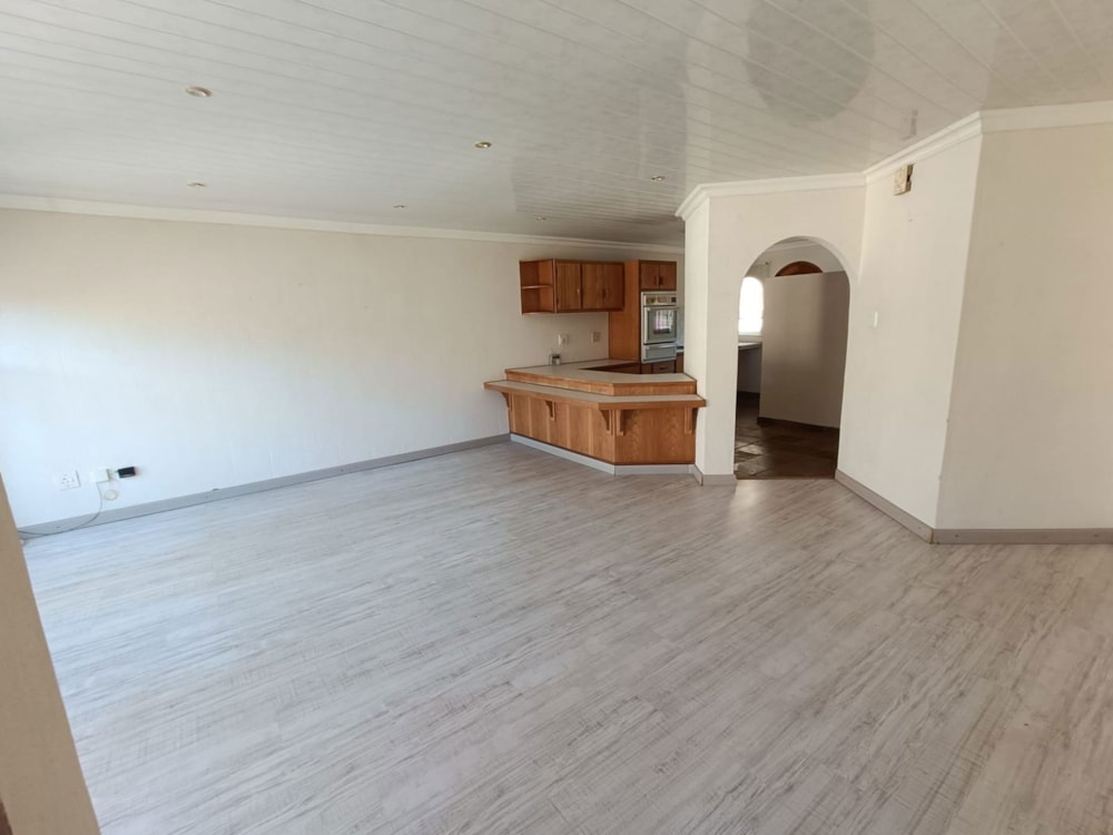 Townhouse for sale in Heuwelsig, Bloemfontein - 1BX1719287