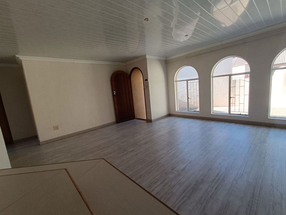 Townhouse for sale in Heuwelsig, Bloemfontein - 1BX1719287