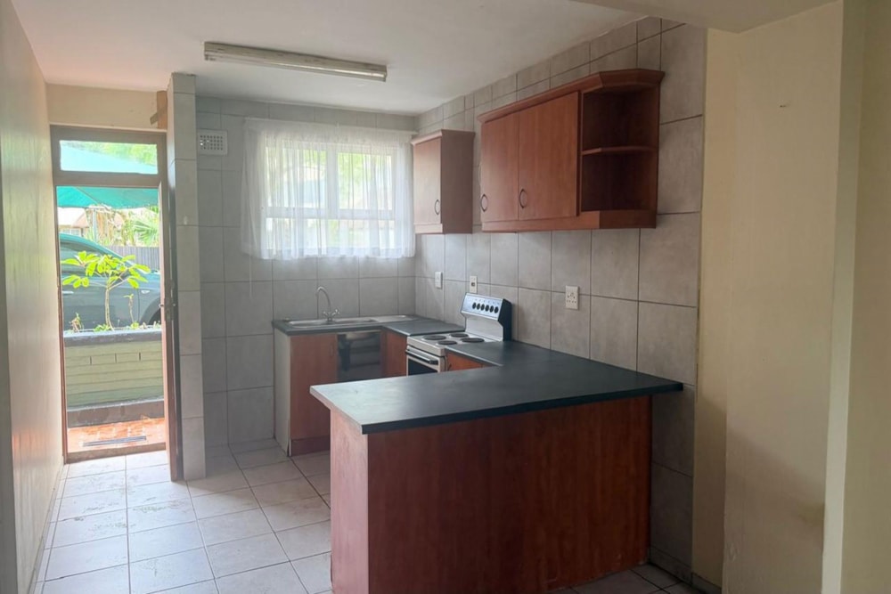 Apartment for sale in Amanzimtoti - 1WB1720099 Apartment for sale in Amanzimtoti - 1WB1720099
