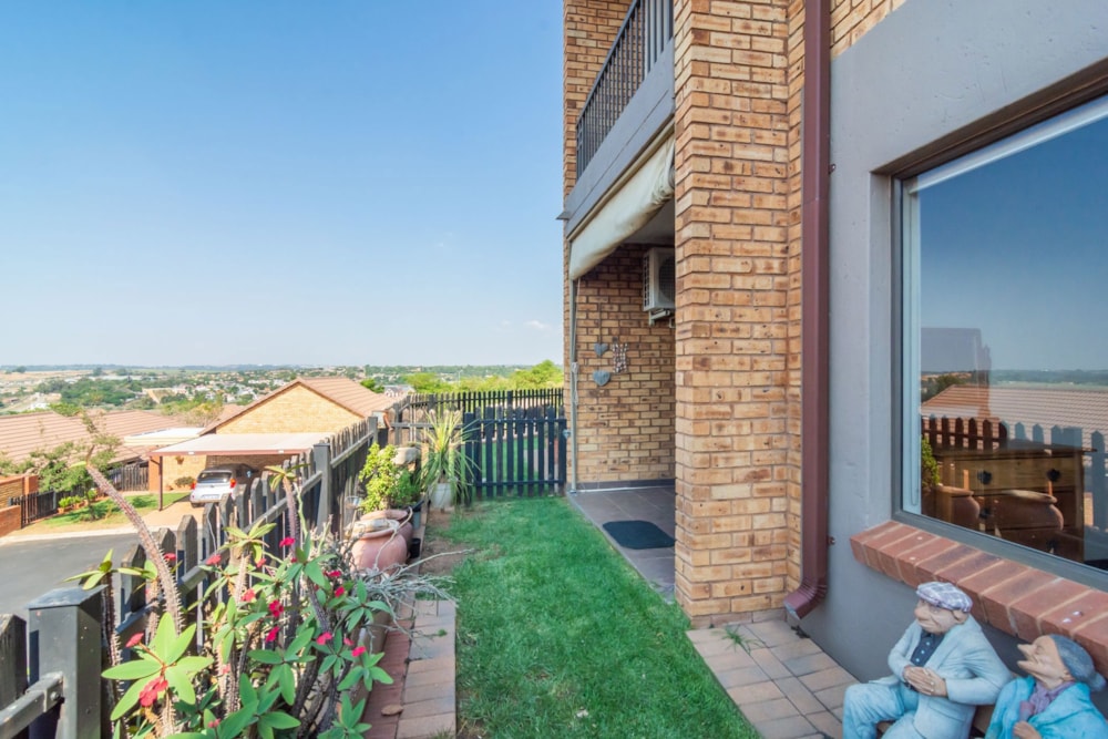 Garden retirement home for sale in Featherbrooke Hills Retirement Village - 1KR1718481 Garden retirement home for sale in Featherbrooke Hills Retirement Village - 1KR1718481