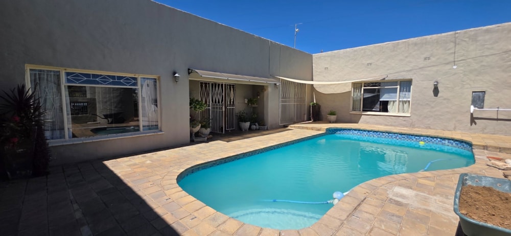 House for sale in Cradock - 1KK1718858 House for sale in Cradock - 1KK1718858