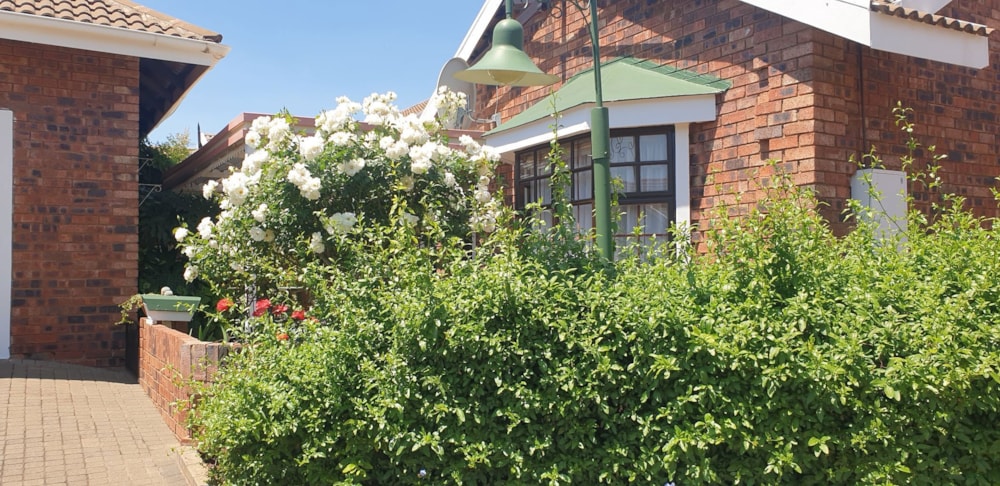 Townhouse for sale in Dan Pienaar - 1BX1718464