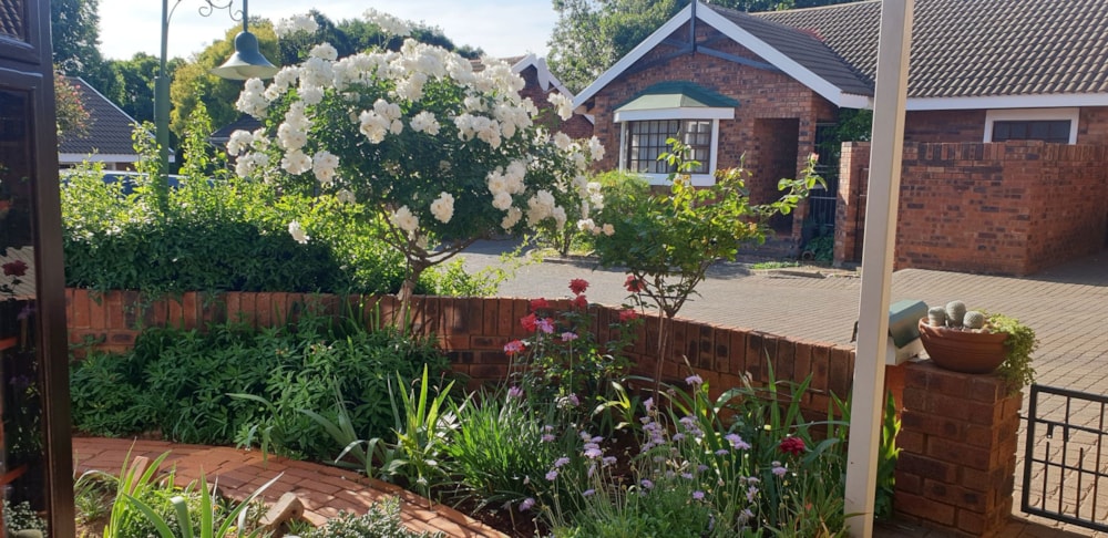 Townhouse for sale in Dan Pienaar - 1BX1718464