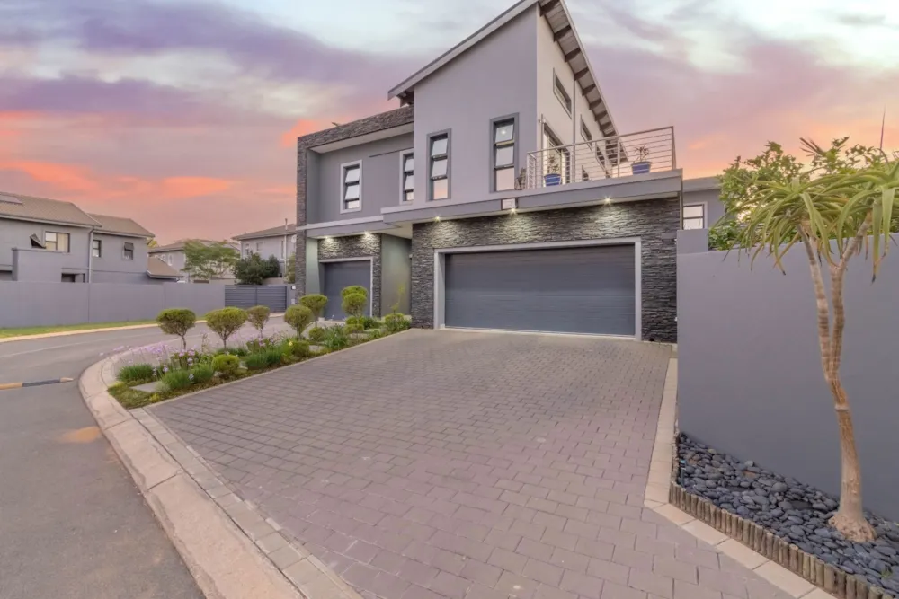 House sold in Olivedale - FW1718780