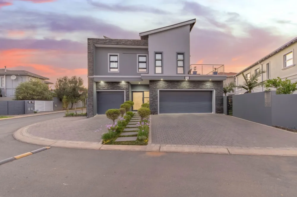 House sold in Olivedale - FW1718780