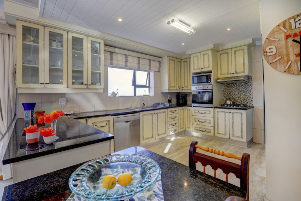 Double-storey house for sale in Seemeeupark, Hartenbos - 1MB1719108 Double-storey house for sale in Seemeeupark, Hartenbos - 1MB1719108