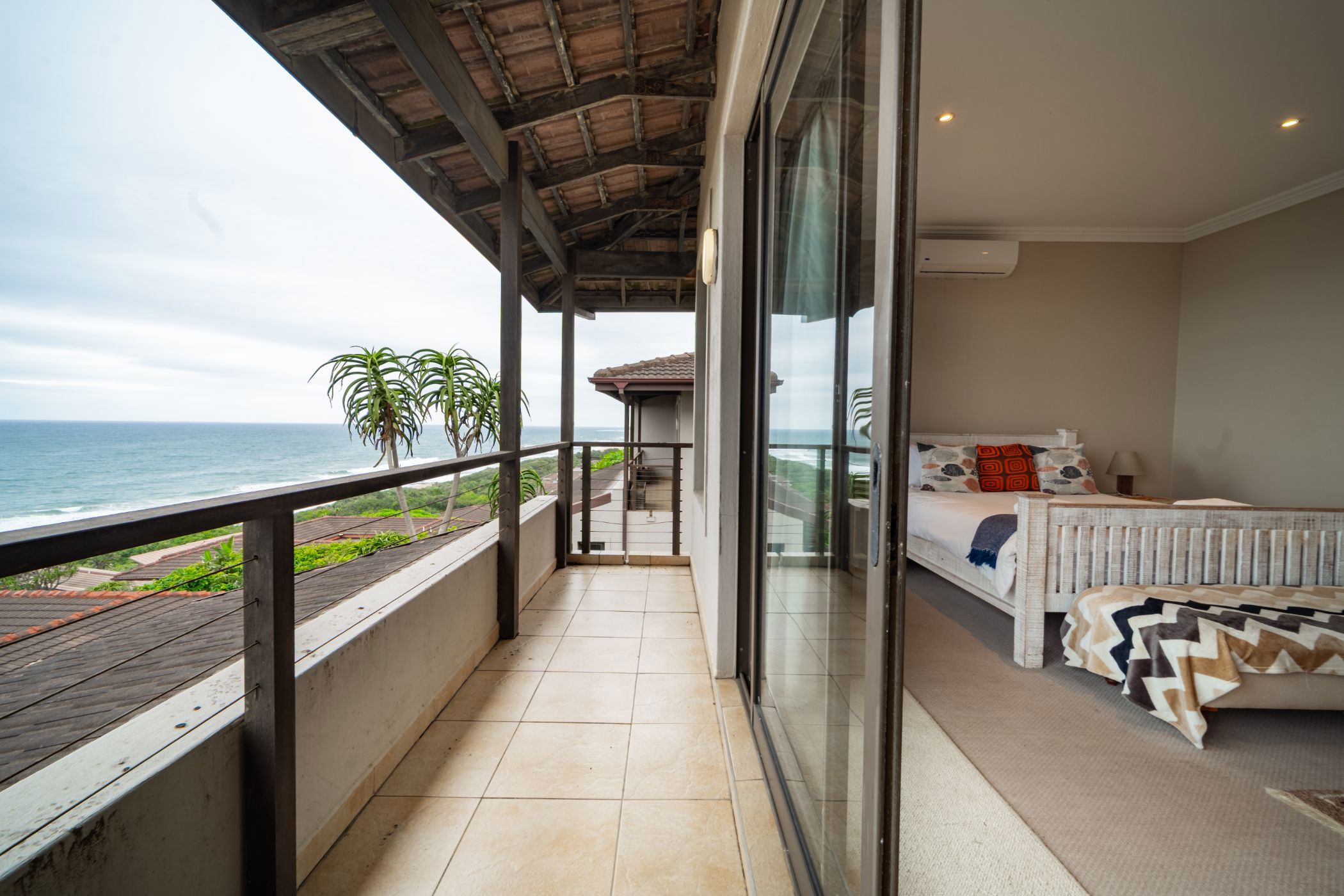 Townhouse for sale in Blythedale Beach - 1BD1718754