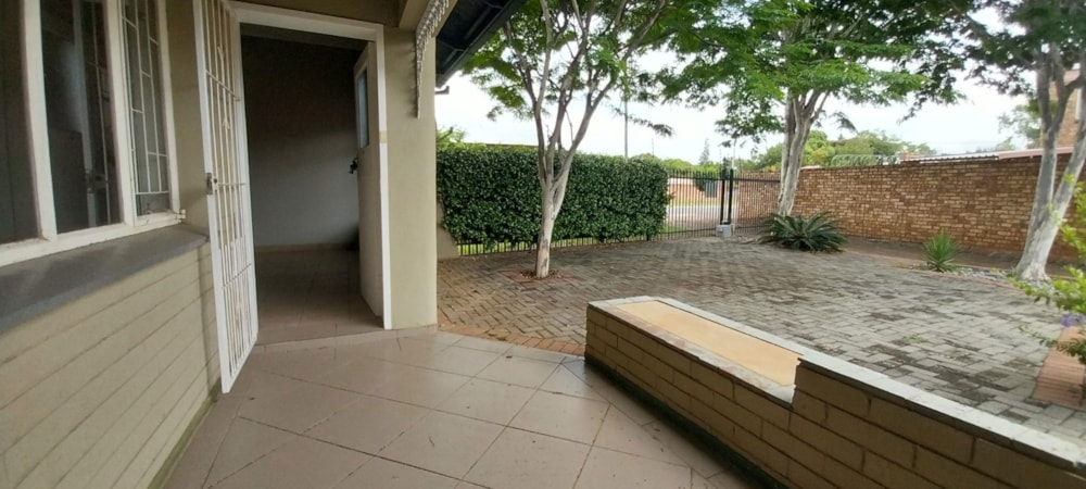 Apartment to rent in Lydenburg (Mashishing) - 1LY1718966 Apartment to rent in Lydenburg (Mashishing) - 1LY1718966
