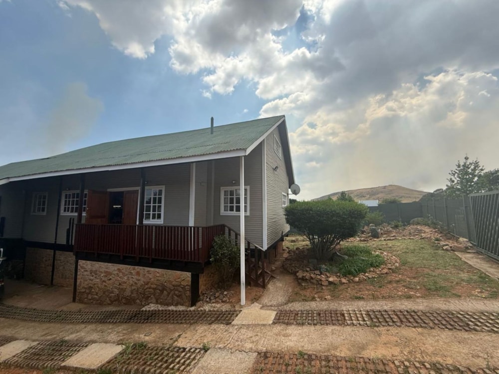Double-storey house for sale in Dullstroom - 1DS1717659 Double-storey house for sale in Dullstroom - 1DS1717659