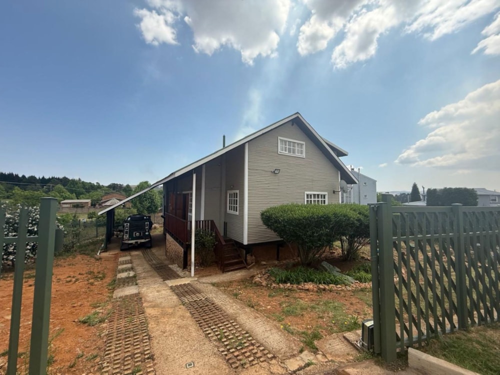 Double-storey house for sale in Dullstroom - 1DS1717659 Double-storey house for sale in Dullstroom - 1DS1717659