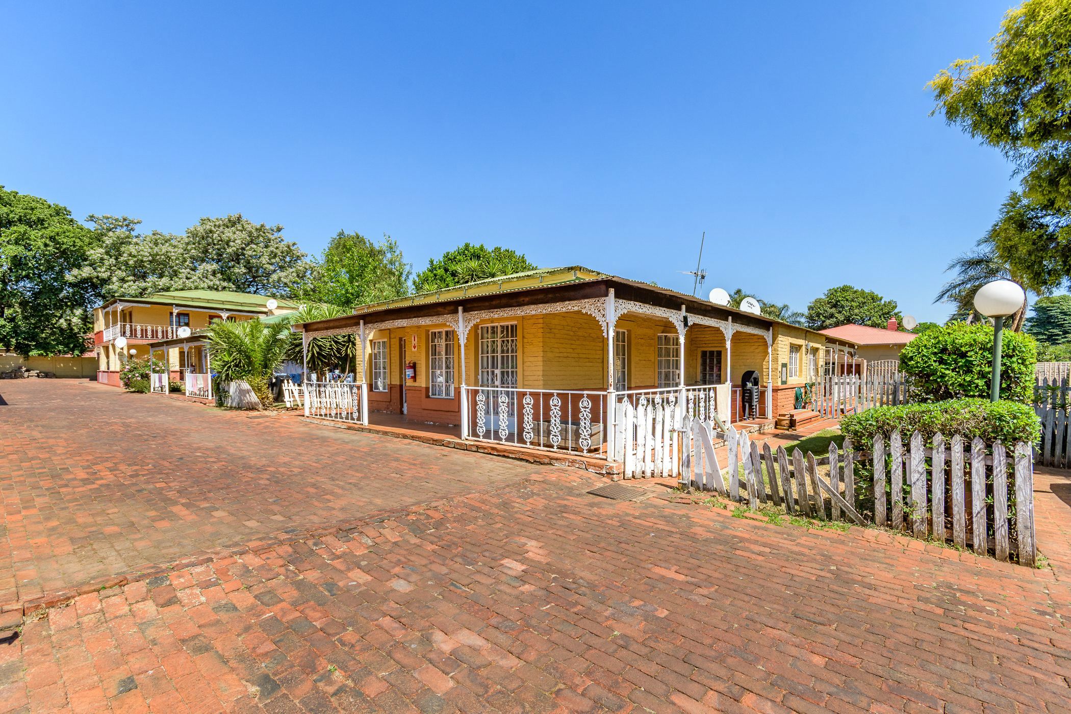 Townhouse for sale in Florida, Roodepoort - RAN1716063