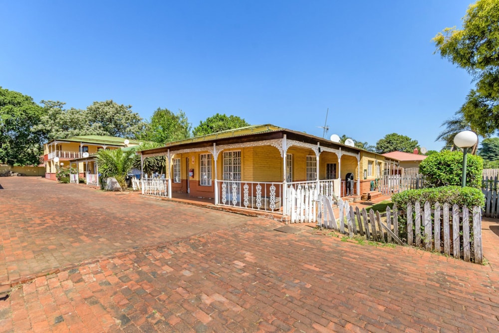 Townhouse for sale in Florida, Roodepoort - RAN1716063