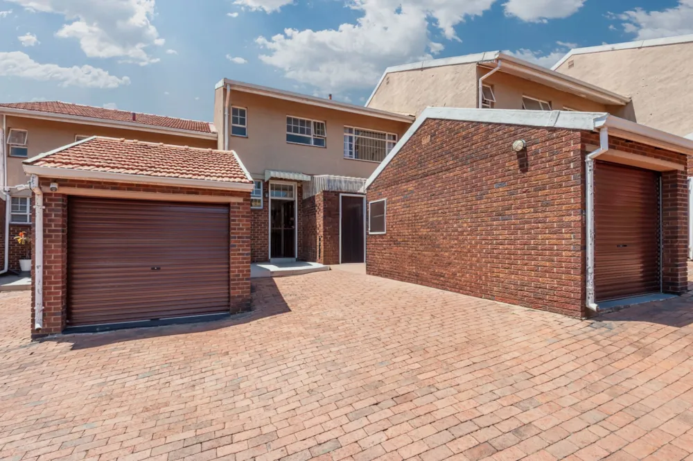 Townhouse for sale in Bramley - BED1720161 Townhouse for sale in Bramley - BED1720161