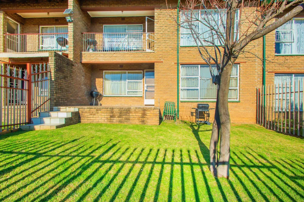 Apartment for sale in Krugersdorp North - 1KR1719421 Apartment for sale in Krugersdorp North - 1KR1719421