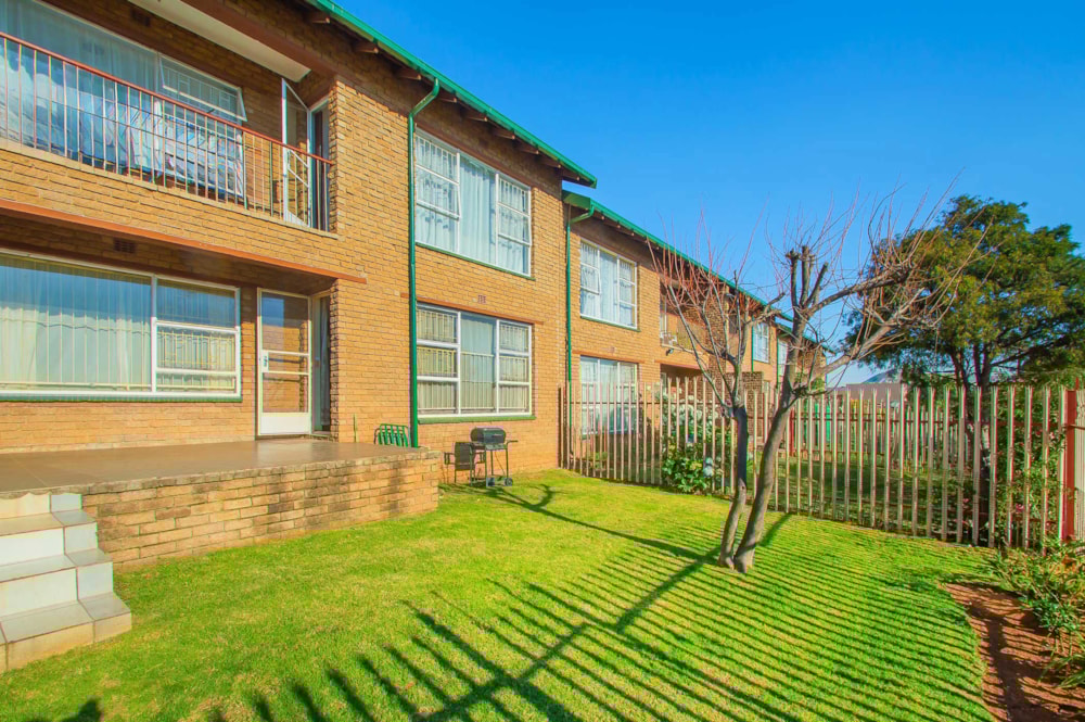 Apartment for sale in Krugersdorp North - 1KR1719421 Apartment for sale in Krugersdorp North - 1KR1719421