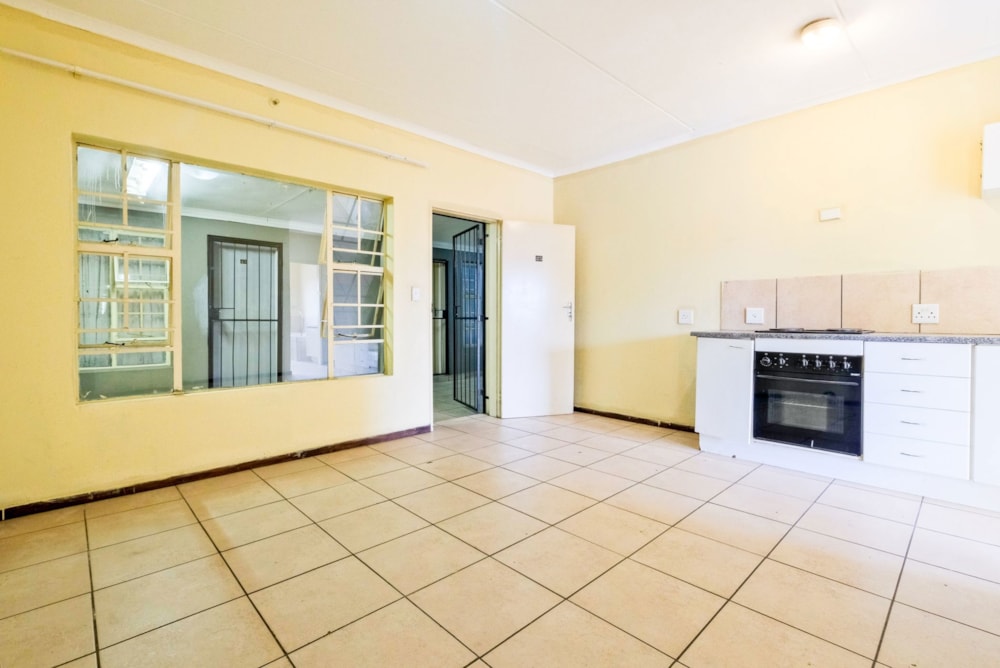 Apartment for sale in Florida, Roodepoort - RDT1717864 Apartment for sale in Florida, Roodepoort - RDT1717864