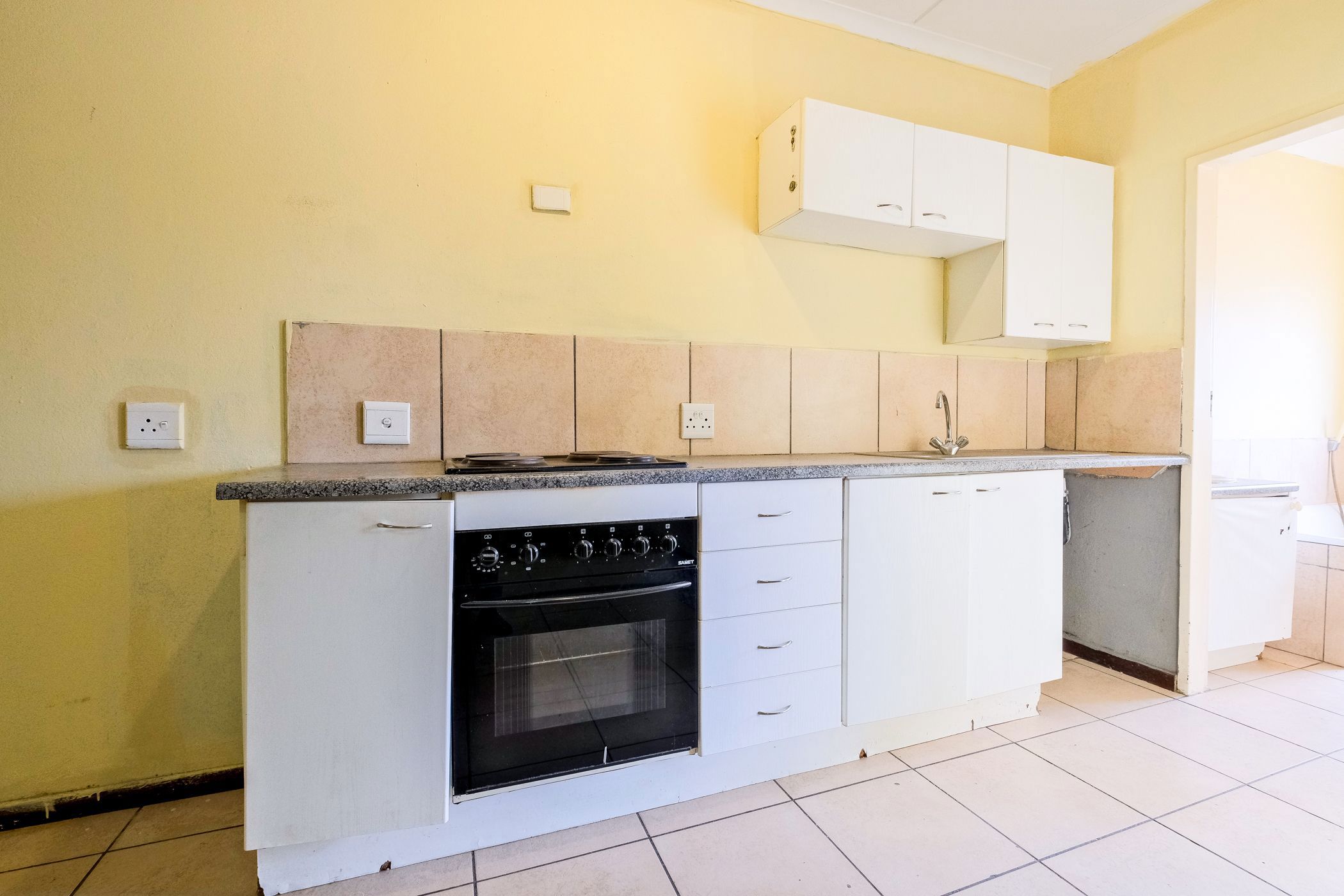 Apartment for sale in Florida, Roodepoort - RDT1717864