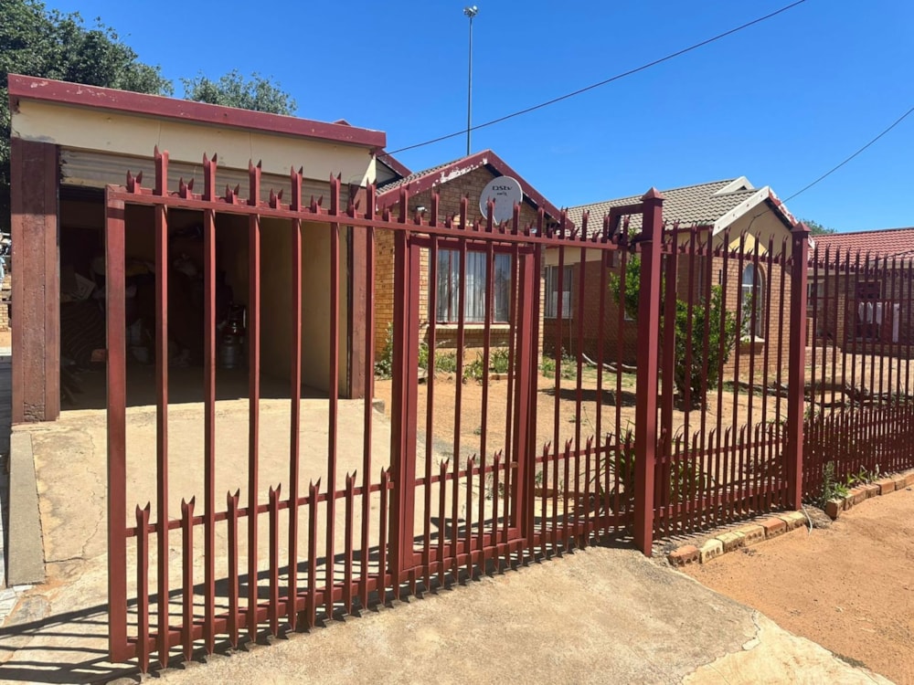 House for sale in Bloemanda - 1BX1718454