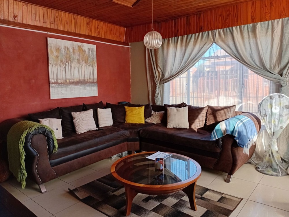 House for sale in Bloemside - 1BX1717776