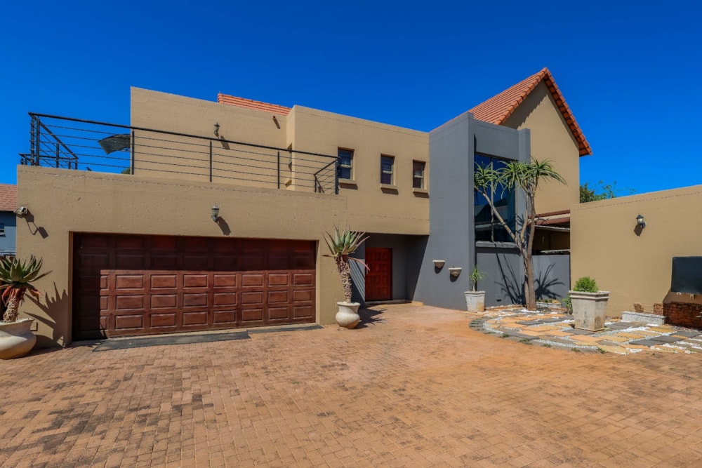 House for sale in Leloko Estate - 1HR1719369