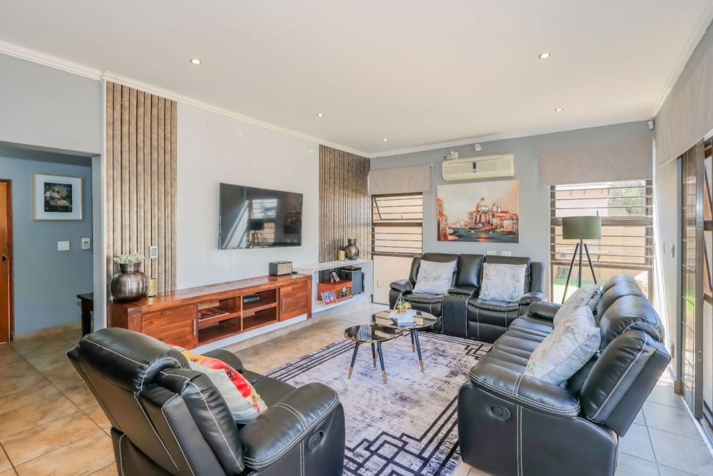 House for sale in Leloko Estate - 1HR1719369