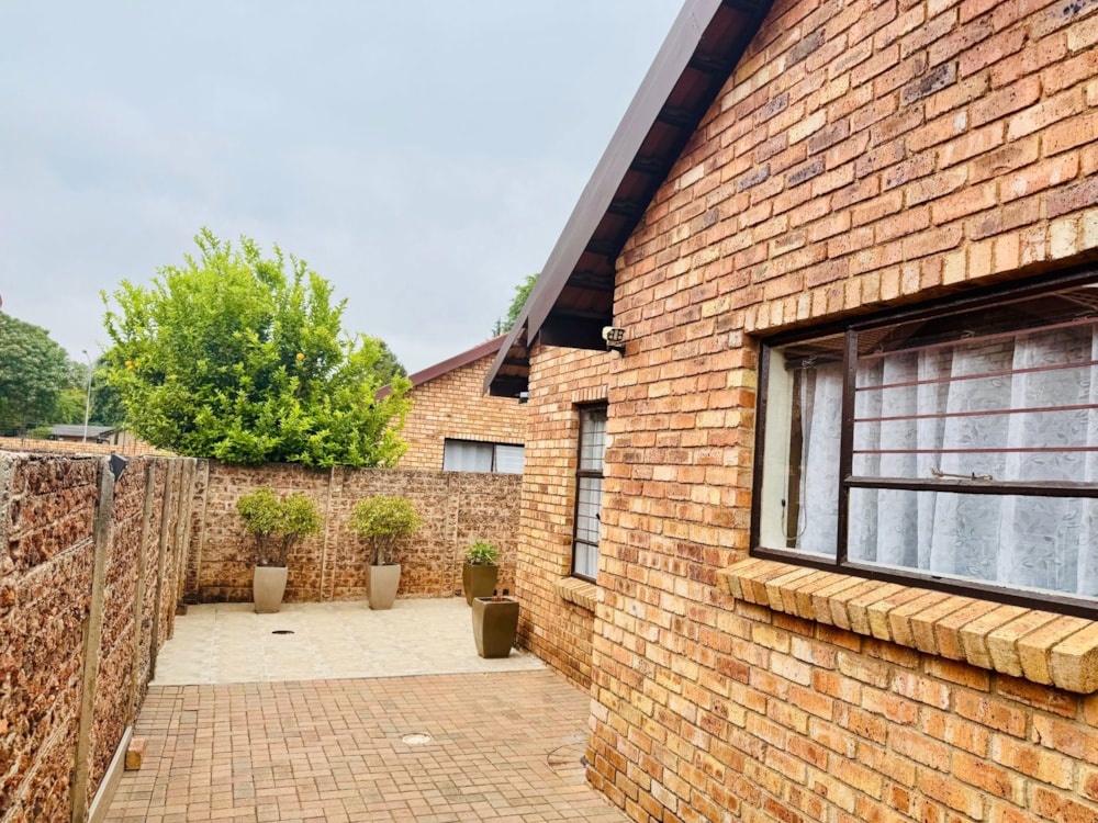 House for sale in Pomona - KTP1718911