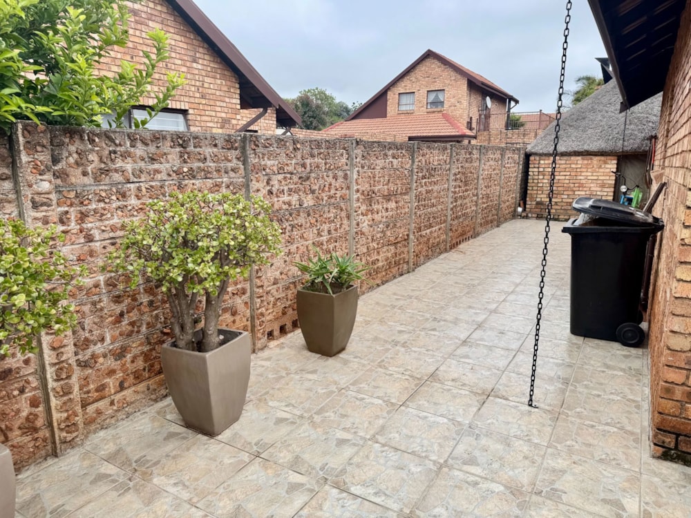 House for sale in Pomona - KTP1718911