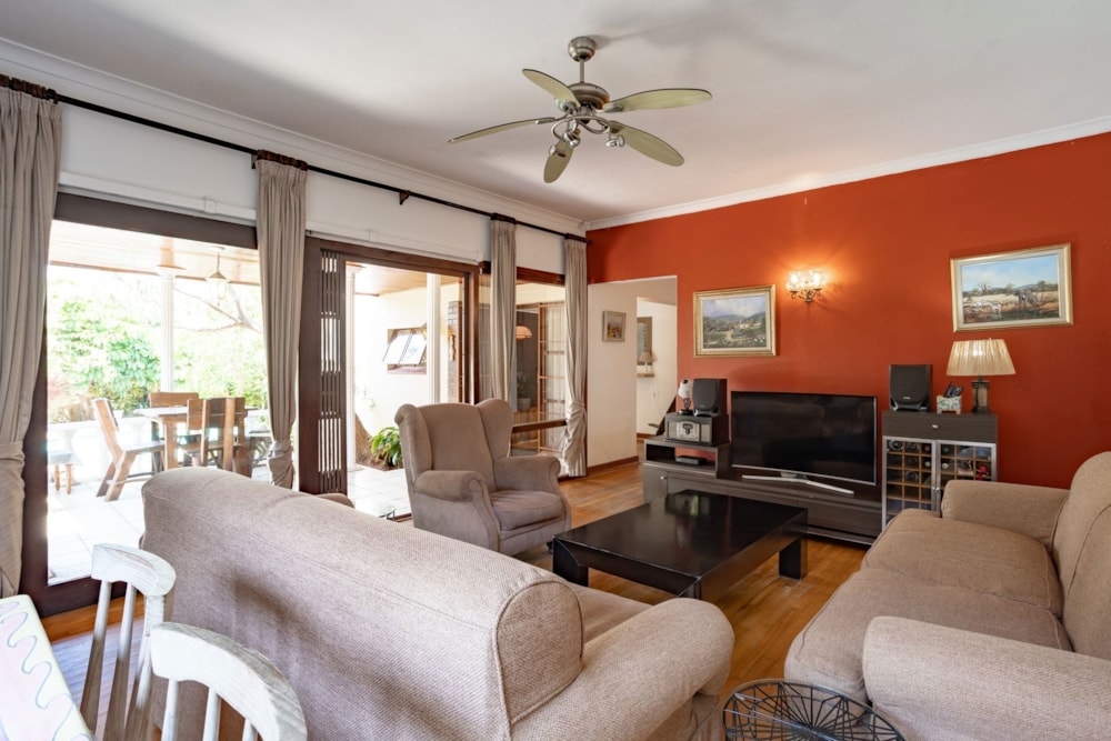 House for sale in Glenmore - 1DA1717822 House for sale in Glenmore - 1DA1717822