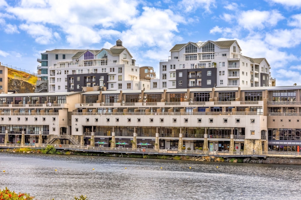 Penthouse apartment for sale in Tygervalley Waterfront - DBV1717503