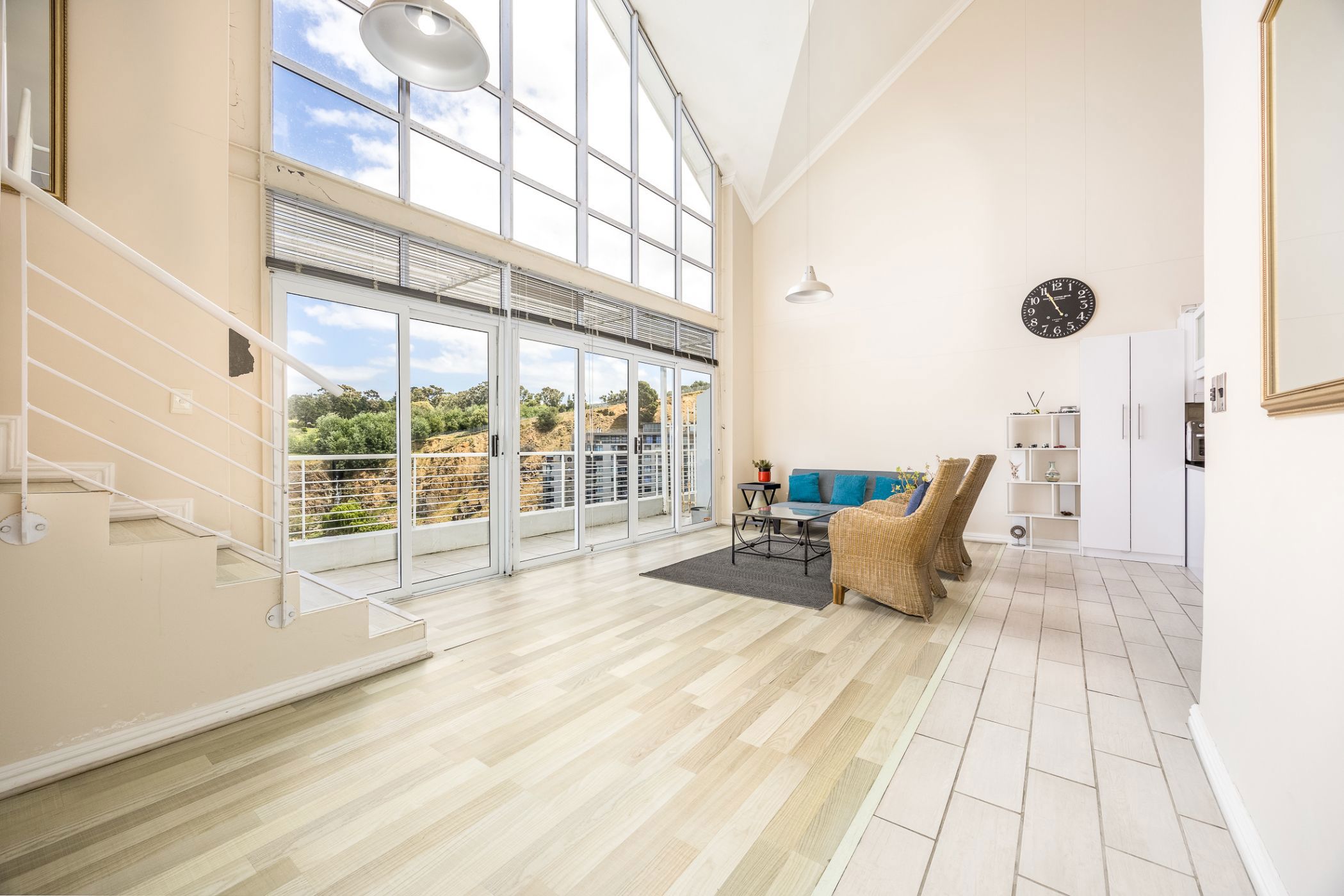 Penthouse apartment for sale in Tygervalley Waterfront - DBV1717503