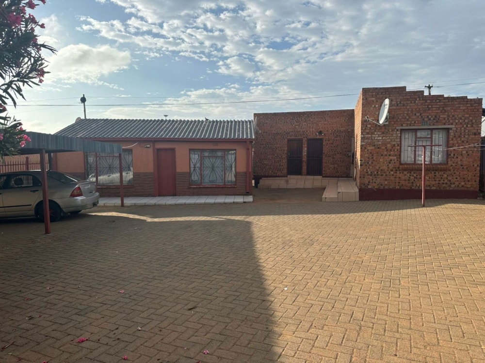 House for sale in Rocklands, Kagisanong - 1BX1720145 House for sale in Rocklands, Kagisanong - 1BX1720145