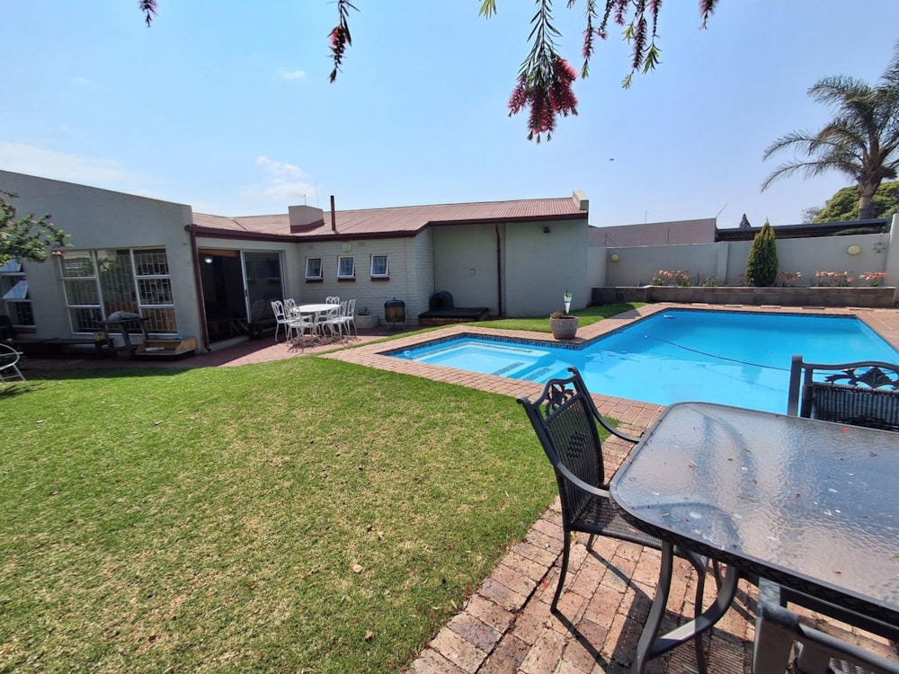 House for sale in Brenthurst - 1BJ1553252 House for sale in Brenthurst - 1BJ1553252