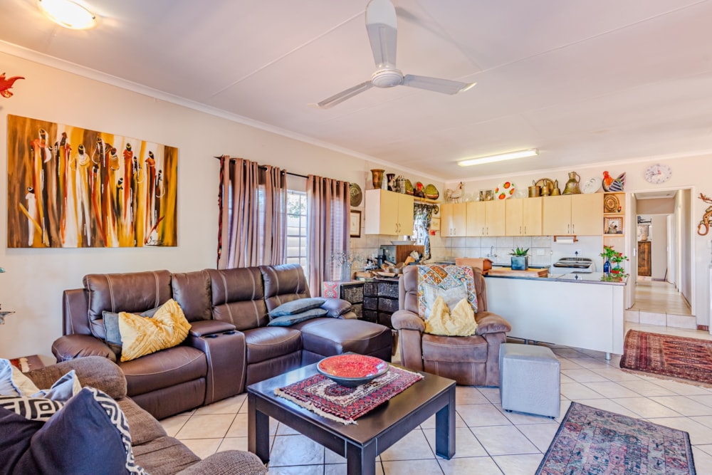 Double-storey house for sale in Moreleta Park - PT1716967 Double-storey house for sale in Moreleta Park - PT1716967