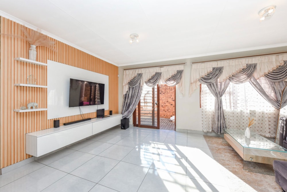 Townhouse for sale in North Riding - FW1716867 Townhouse for sale in North Riding - FW1716867