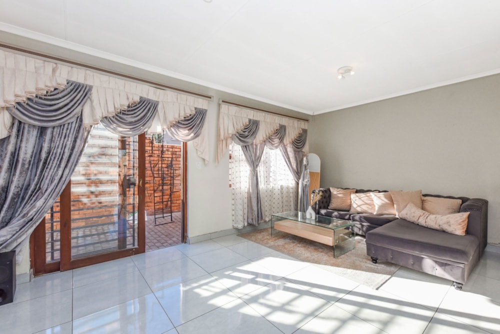 Townhouse for sale in North Riding - FW1716867 Townhouse for sale in North Riding - FW1716867