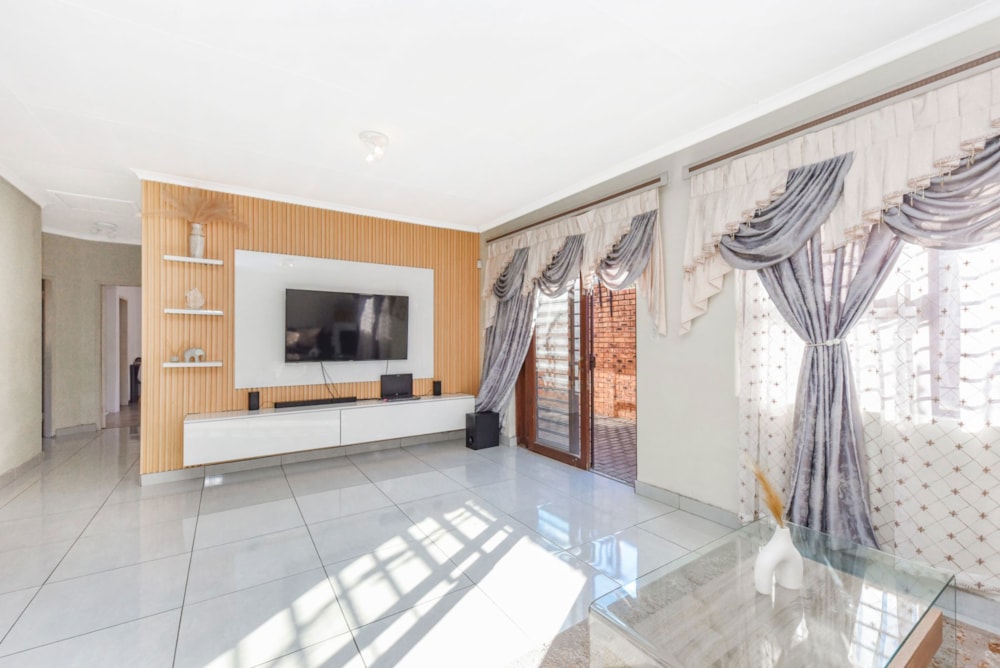 Townhouse for sale in North Riding - FW1716867 Townhouse for sale in North Riding - FW1716867