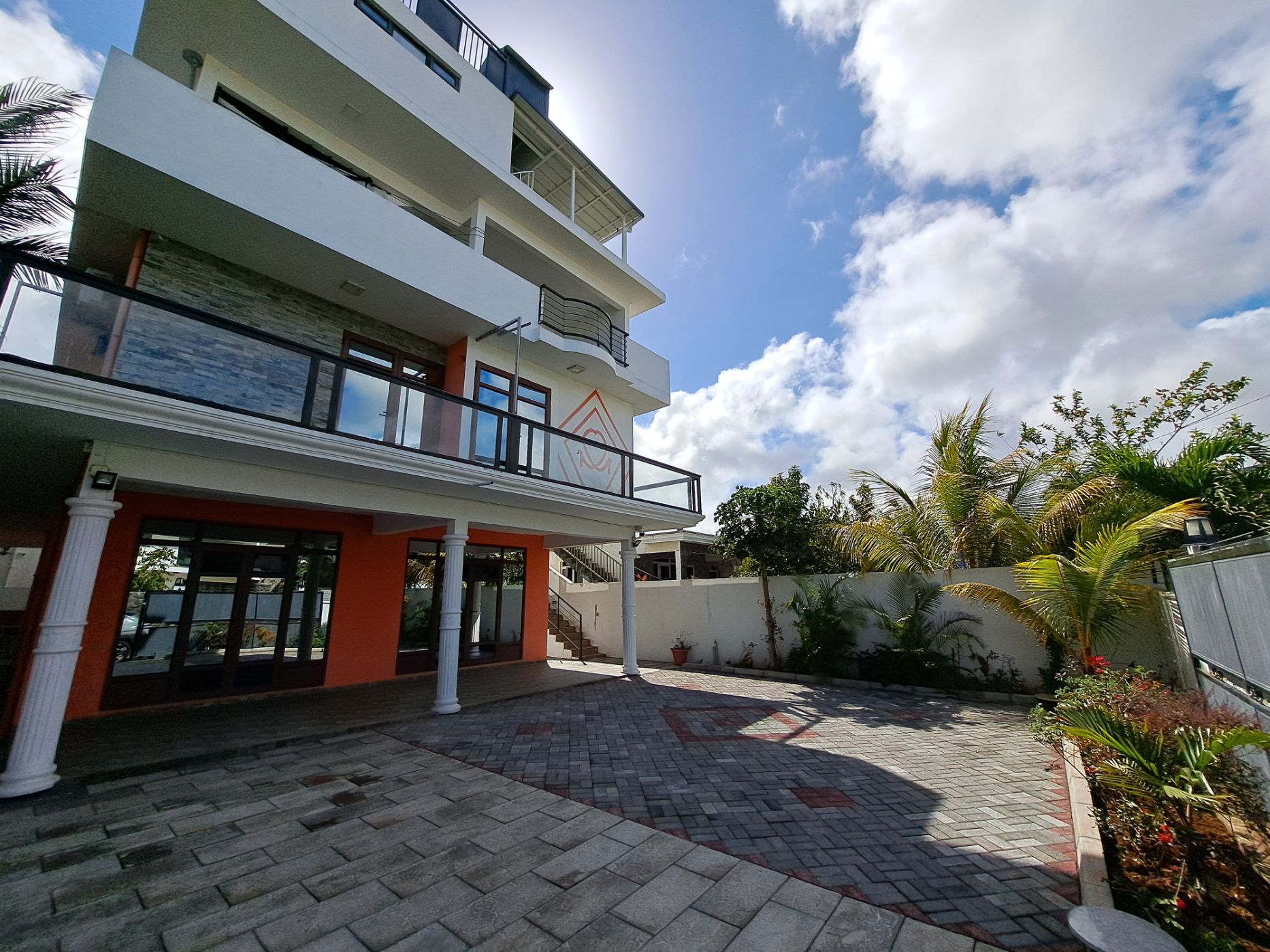 Double-storey house to rent in Trou aux Biches, Mauritius - MPR1574029